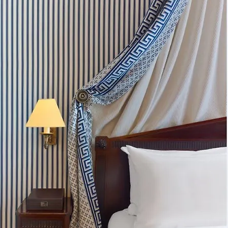 Hotel Le Dokhan's Arc De Triomphe, A Tribute Portfolio