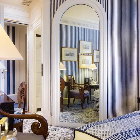 Le Dokhan's Arc De Triomphe, A Tribute Portfolio 4* París