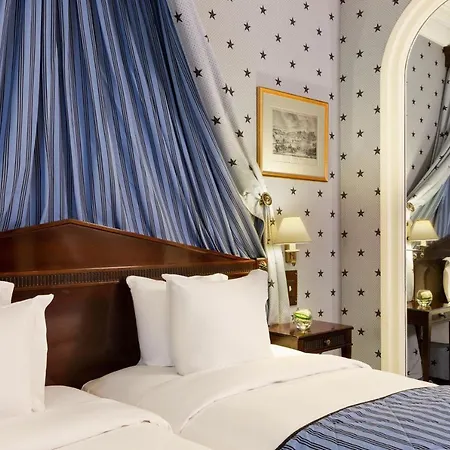 Le Dokhan's Arc De Triomphe, A Tribute Portfolio 4* París