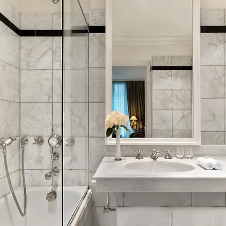 Le Dokhan's Arc De Triomphe Hotel