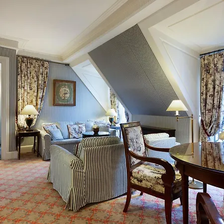 Le Dokhan's Arc De Triomphe, A Tribute Portfolio Hotel Paris