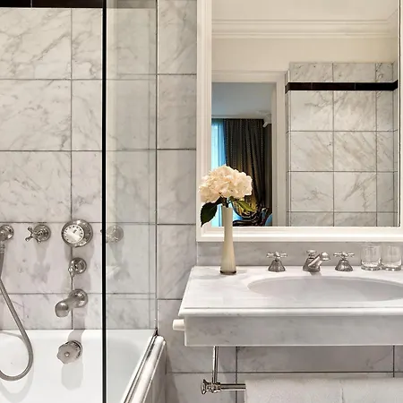 Le Dokhan's Arc De Triomphe, A Tribute Portfolio Hotel Paris