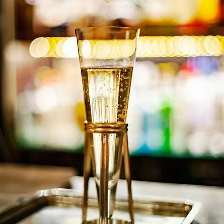 Отель Le Dokhan's Arc De Triomphe, A Tribute Portfolio