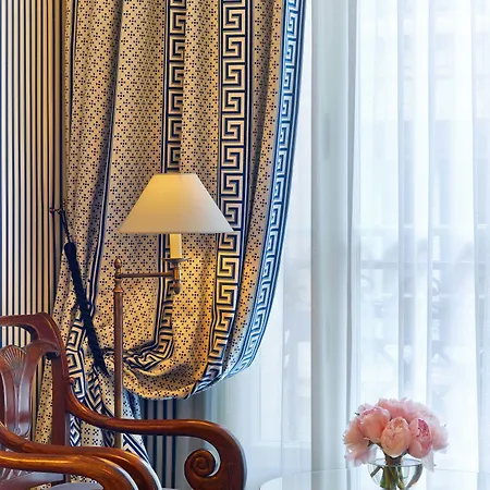 Le Dokhan's Arc De Triomphe, A Tribute Portfolio Отель