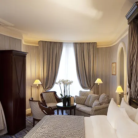 Le Dokhan's Arc De Triomphe, A Tribute Portfolio 4*