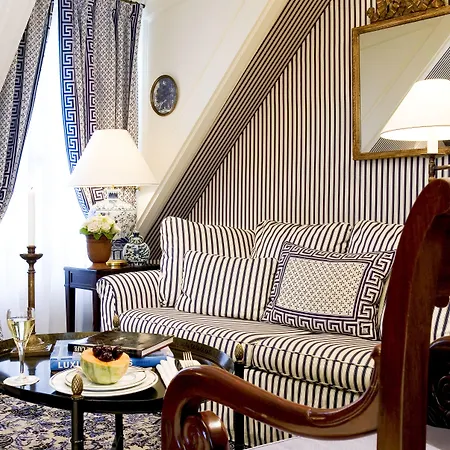 Le Dokhan's Arc De Triomphe, A Tribute Portfolio