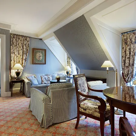 Le Dokhan's Arc De Triomphe, A Tribute Portfolio מלון 4*