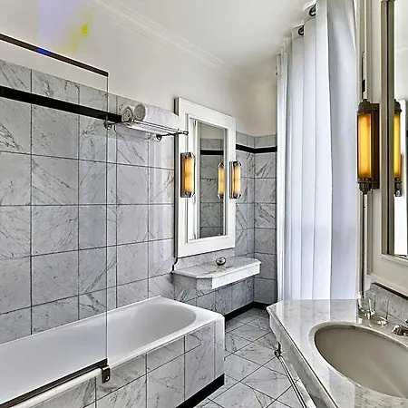 Hotel Le Dokhan's Arc De Triomphe, A Tribute Portfolio