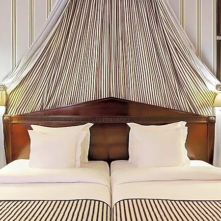 Le Dokhan's Arc De Triomphe, A Tribute Portfolio Hotel 5*