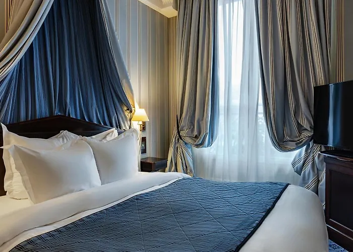 Hotel Le Dokhan's Arc De Triomphe, A Tribute Portfolio