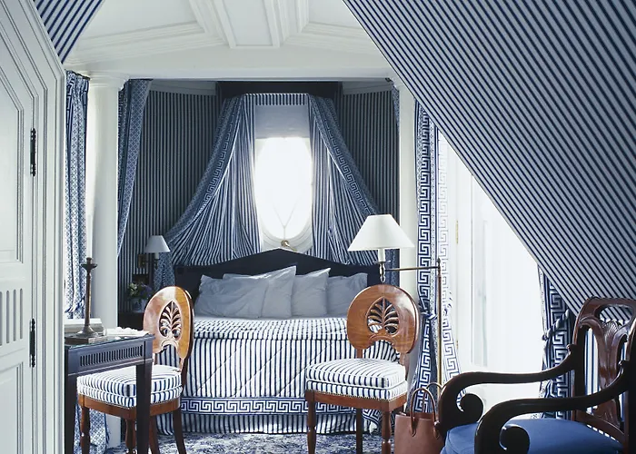 Le Dokhan's Arc De Triomphe, A Tribute Portfolio