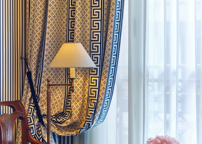 Le Dokhan's Arc De Triomphe, A Tribute Portfolio Hotel