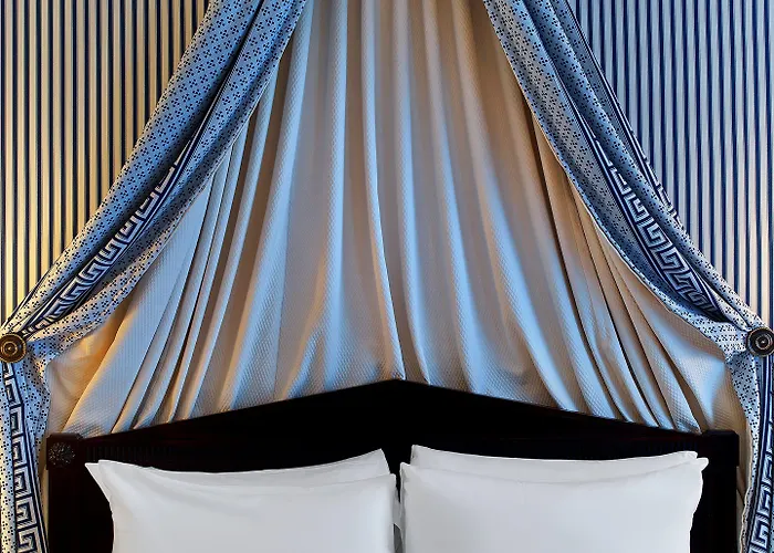 Le Dokhan's Arc De Triomphe, A Tribute Portfolio 4* Parigi