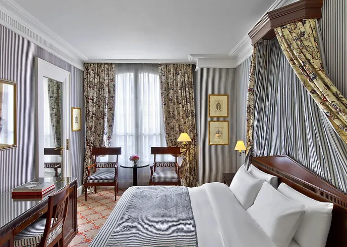 Le Dokhan's Arc De Triomphe, A Tribute Portfolio