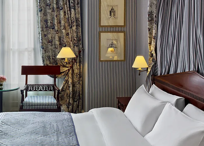 Le Dokhan's Arc De Triomphe, A Tribute Portfolio Parijs