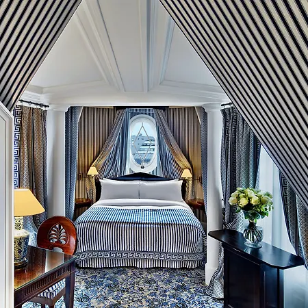 Le Dokhan's Arc De Triomphe, A Tribute Portfolio 4*