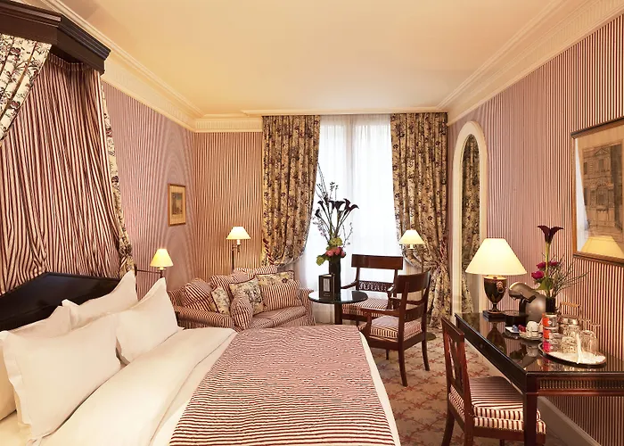 Hotel Le Dokhan's Arc De Triomphe, A Tribute Portfolio